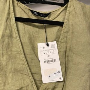 Zara Women’s Green Long Sleeve V-Neck Size Small